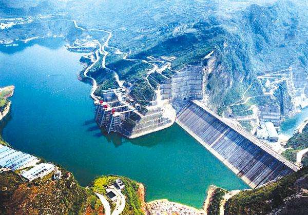 苏洼龙水电站位于四川省巴塘县与西藏芒康县境内的金沙江上游干流,是